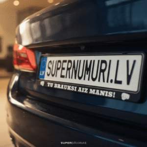 auto numura turētājs ar uzrakstu