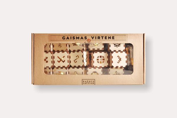 15LED_LV-B 15 LED gaismas virtene ar latvju zīmēm