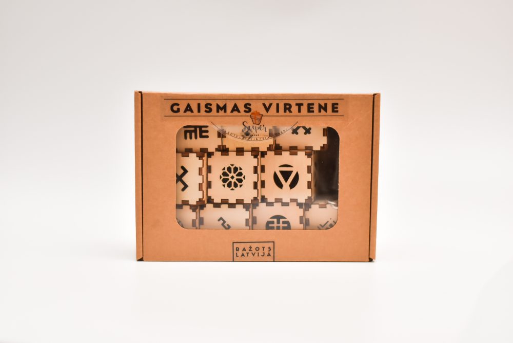 10 LED gaismas virtene ar latvju zīmēm